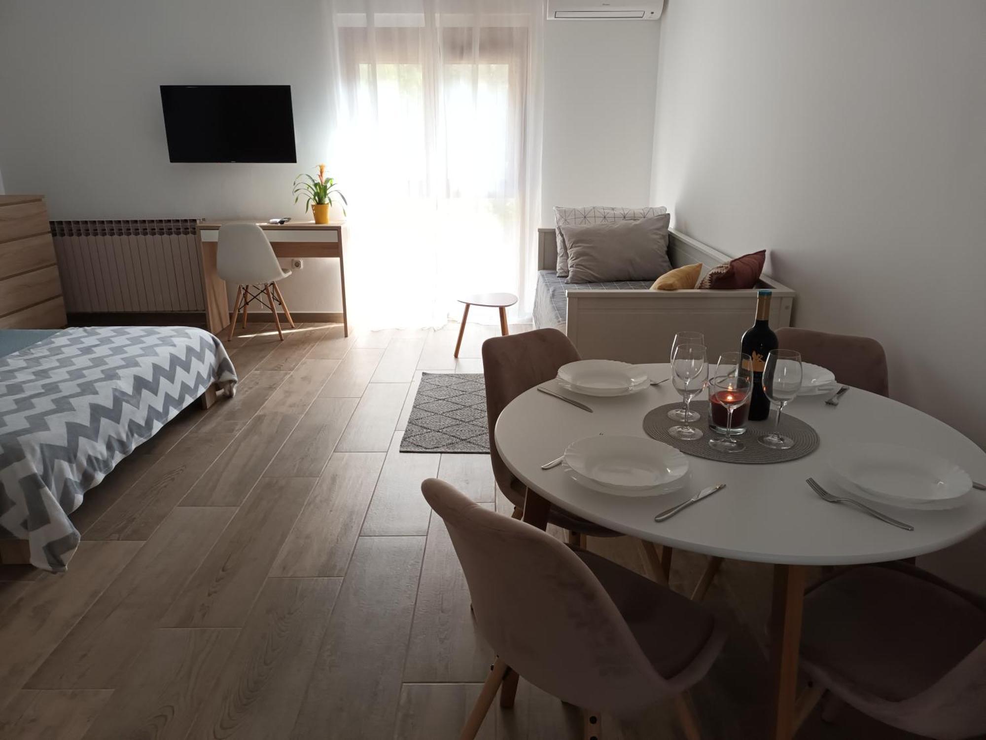 Studio Apartman Dori Pula Exterior photo