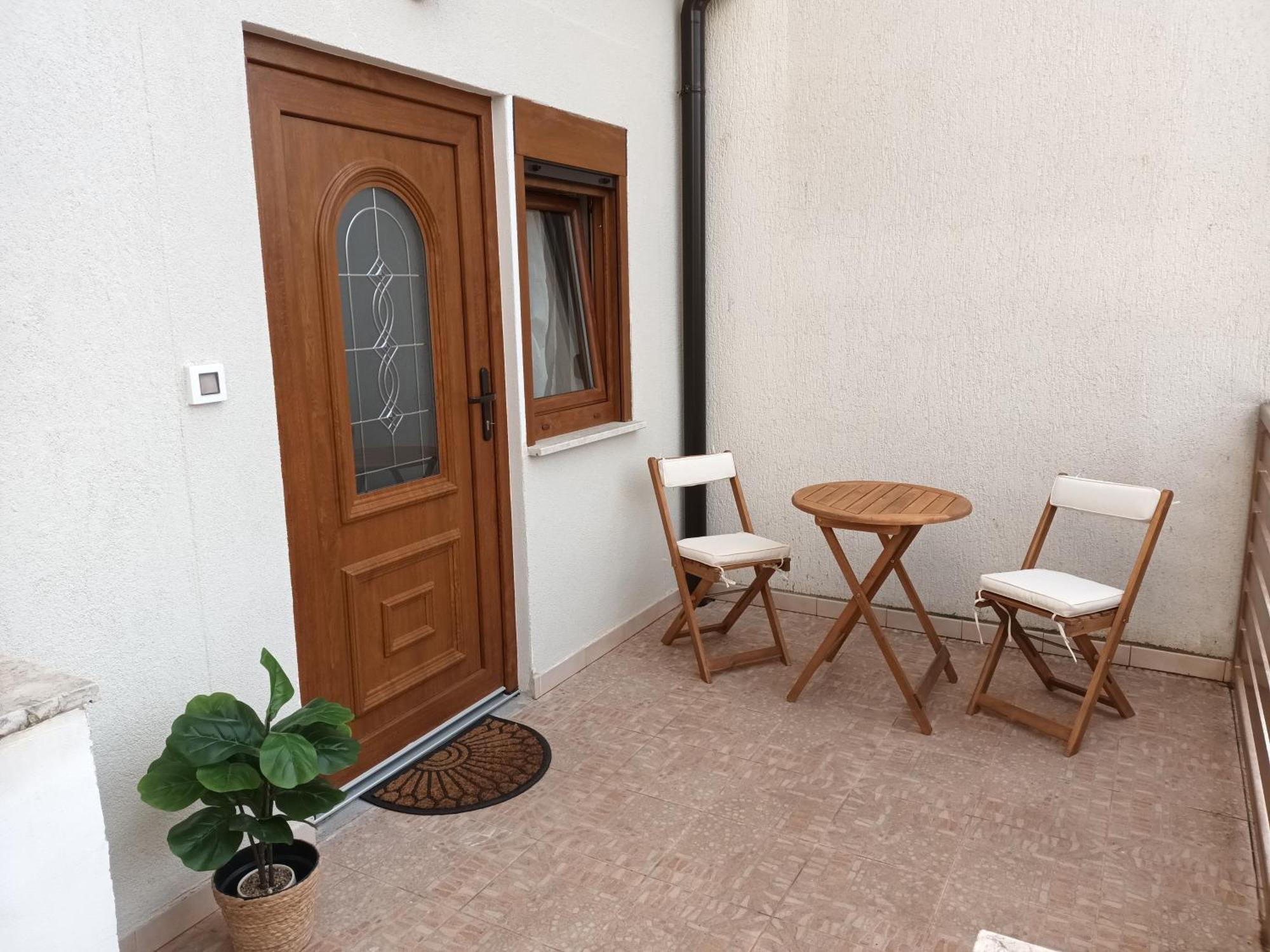 Studio Apartman Dori Pula Exterior photo